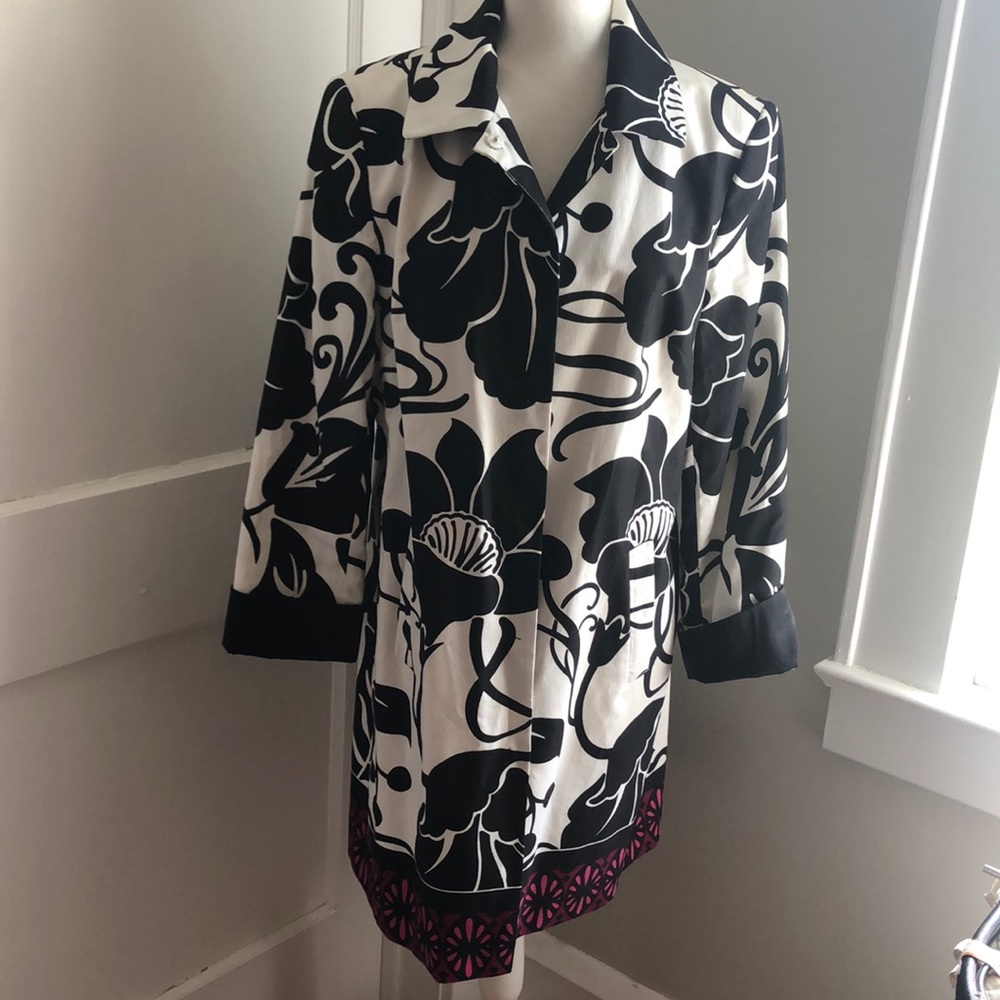 NWOT Tahari Black & White Coat Sz. Lg